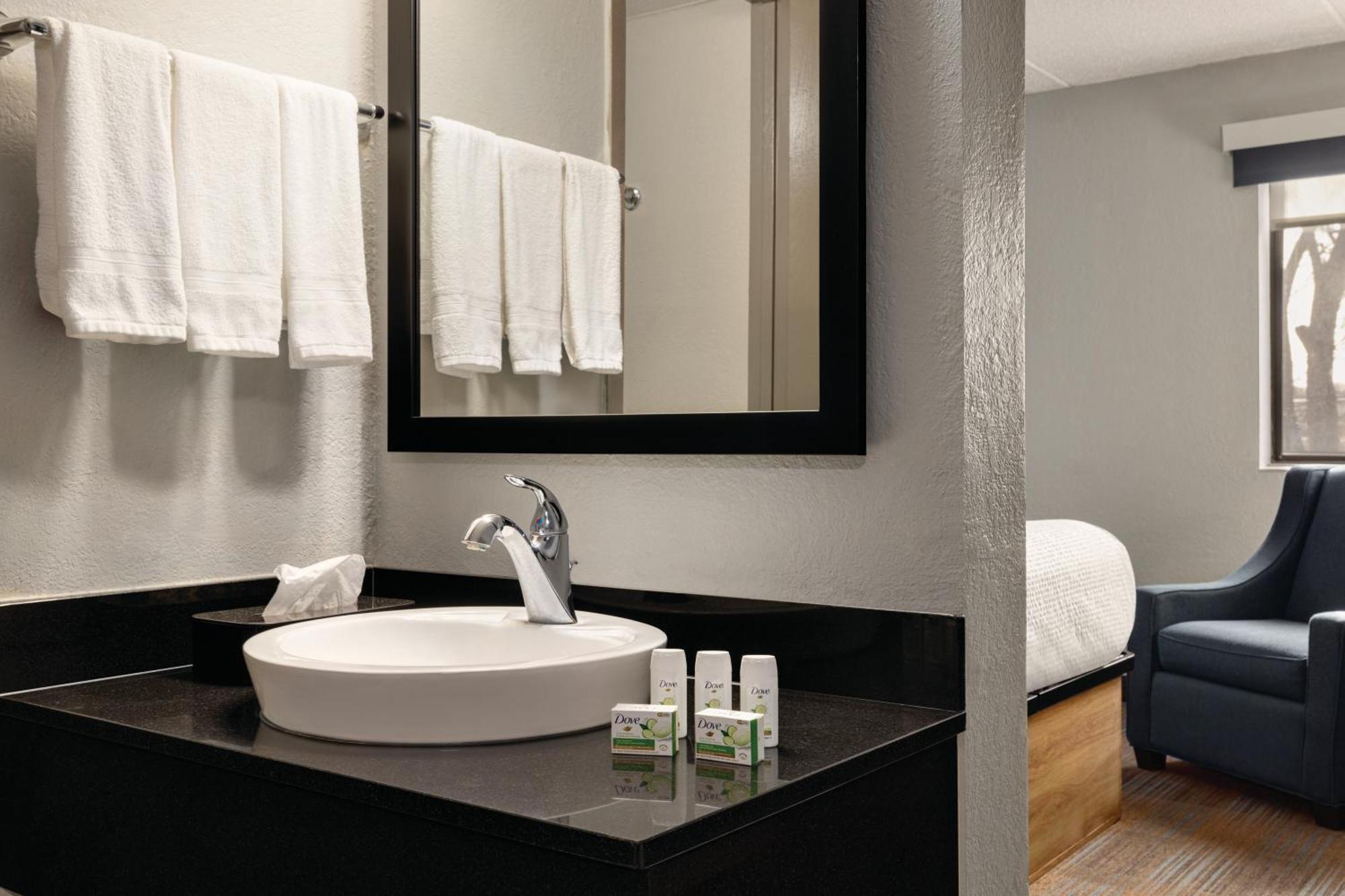 Americinn By Wyndham Madison Wi Extérieur photo